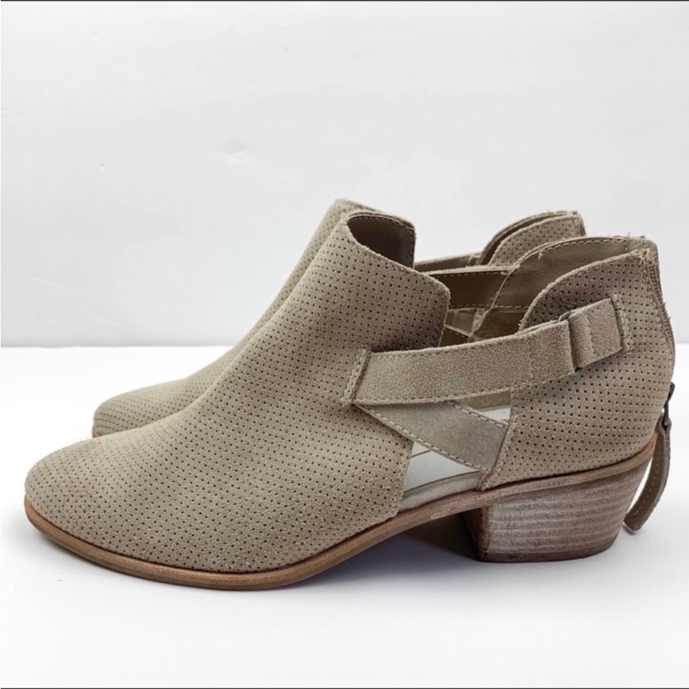 Dolce vita “Korea” perforated ankle bootie